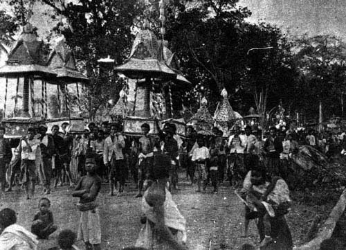 ภาพขบวนแห่เทียนไปถวายพระที่วัดในอดีต